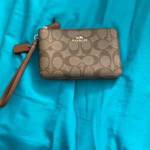 Michael Kors wristlet